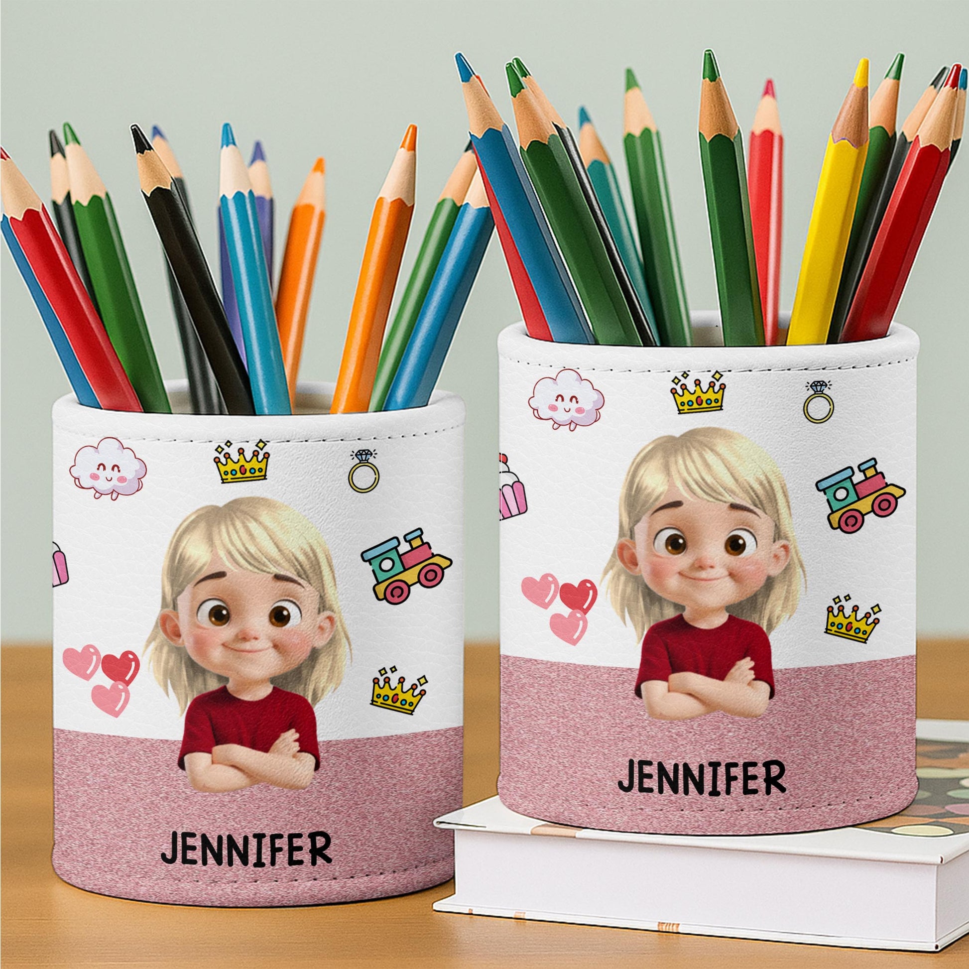 Customizable Pen Holder With Animated Princess And Hearts