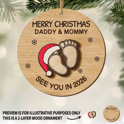 Feliz Navidad, Papá y Mamá, Pies de Bebé con Gorro de Papá Noel - Adorno de Madera Personalizado de Doble Capa - KID300_DWO
