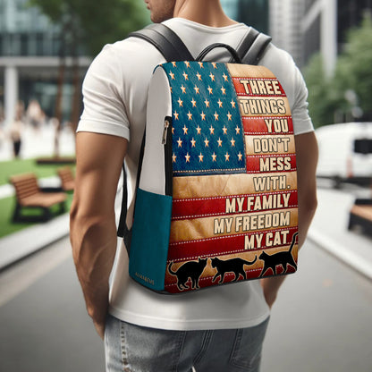 Tres cosas con las que no te metas: mochila de cuero personalizada - BP_CAT03