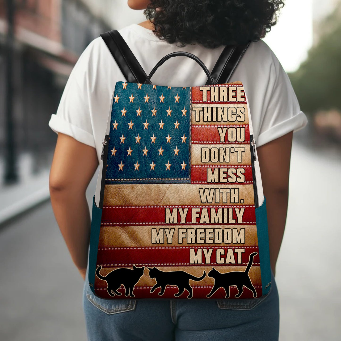 Tres cosas con las que no te metas: mochila de cuero personalizada - BP_CAT03
