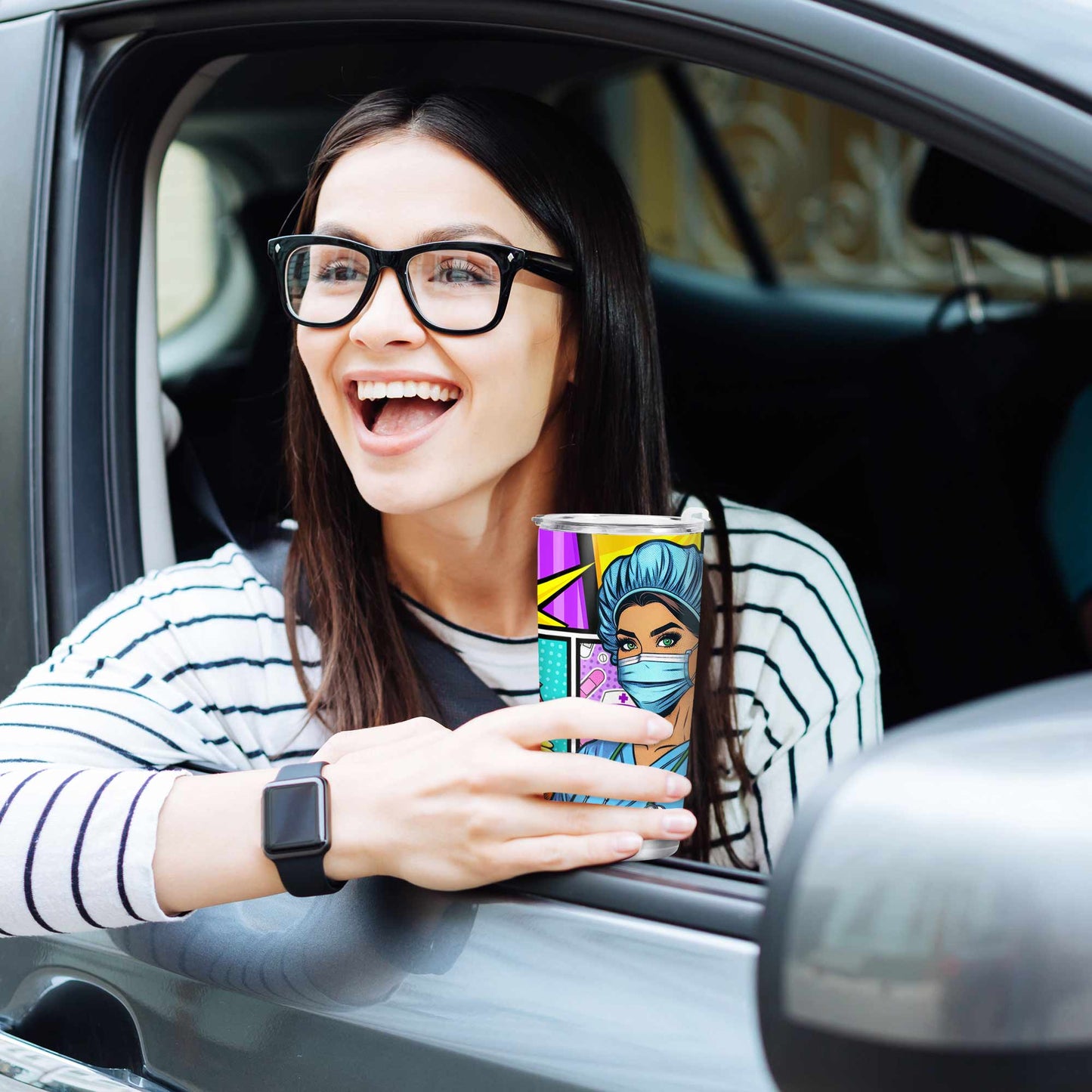 Nombre y título personalizados: soy mamá. Vaso de acero inoxidable personalizado de 20 oz y 30 oz. MM01TB