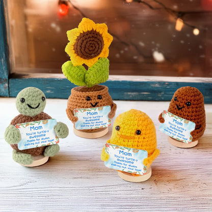 Maman, tu vas transformer cette maison en un véritable foyer ! Poupée au crochet avec carte personnalisée ! MOM013_CDOLL