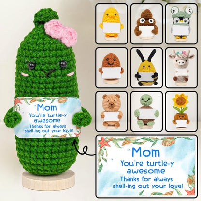 Maman, tu vas transformer cette maison en un véritable foyer ! Poupée au crochet avec carte personnalisée ! MOM013_CDOLL