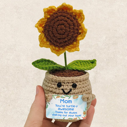 Maman, tu vas transformer cette maison en un véritable foyer ! Poupée au crochet avec carte personnalisée ! MOM013_CDOLL