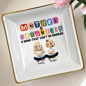 Madre e hija: un vínculo inquebrantable, personajes de dibujos animados - Plato de joyería personalizado, plato de cerámica, forma cuadrada - MOM037_SCRF