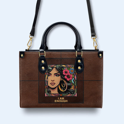 Personnalisez votre sac à main en cuir avec des illustrations et du texte personnalisés - QCUSTOM07