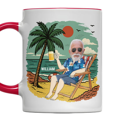 Détendez-vous et savourez votre boisson, motif palmier et plage – Tasse personnalisée avec accents – RETIRE003_AMUG