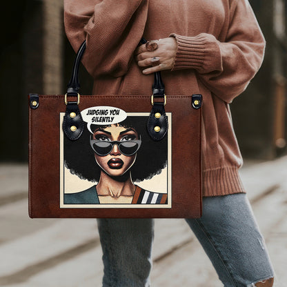 Je vous juge en silence - Sac à main en cuir personnalisé - judging02